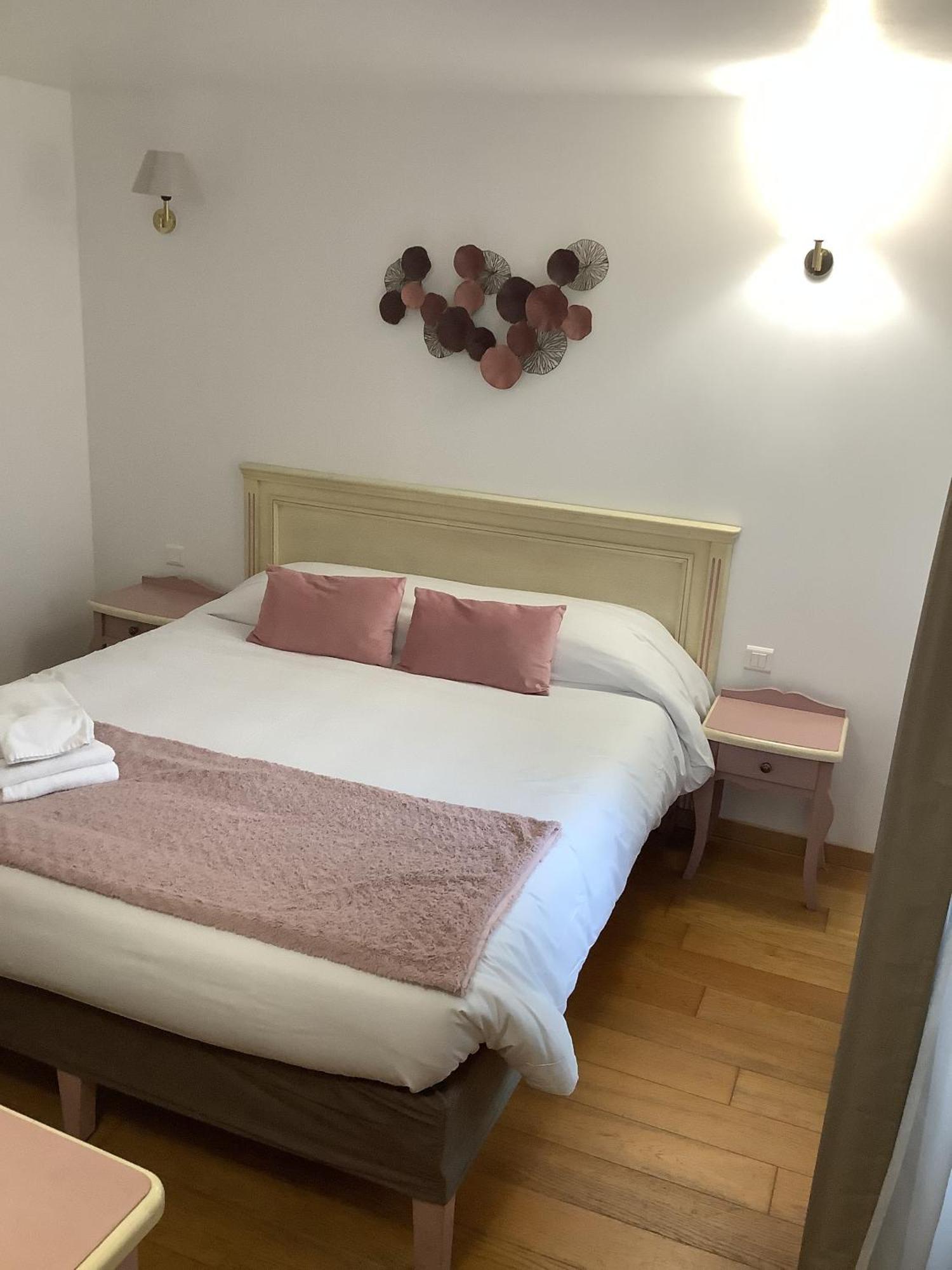 Logis Le Marronnier Hotel Buffon Szoba fotó