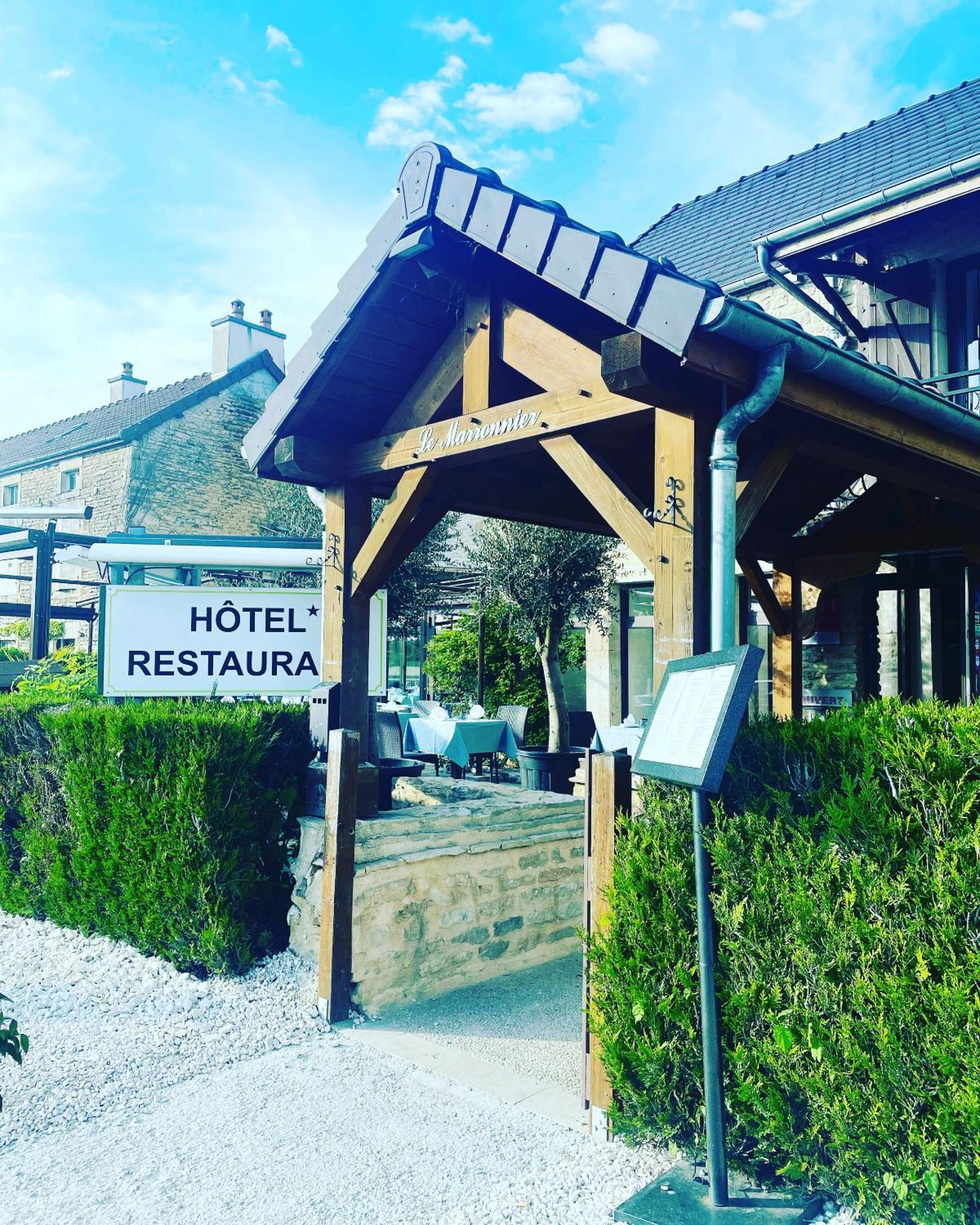 Logis Le Marronnier Hotel Buffon Kültér fotó