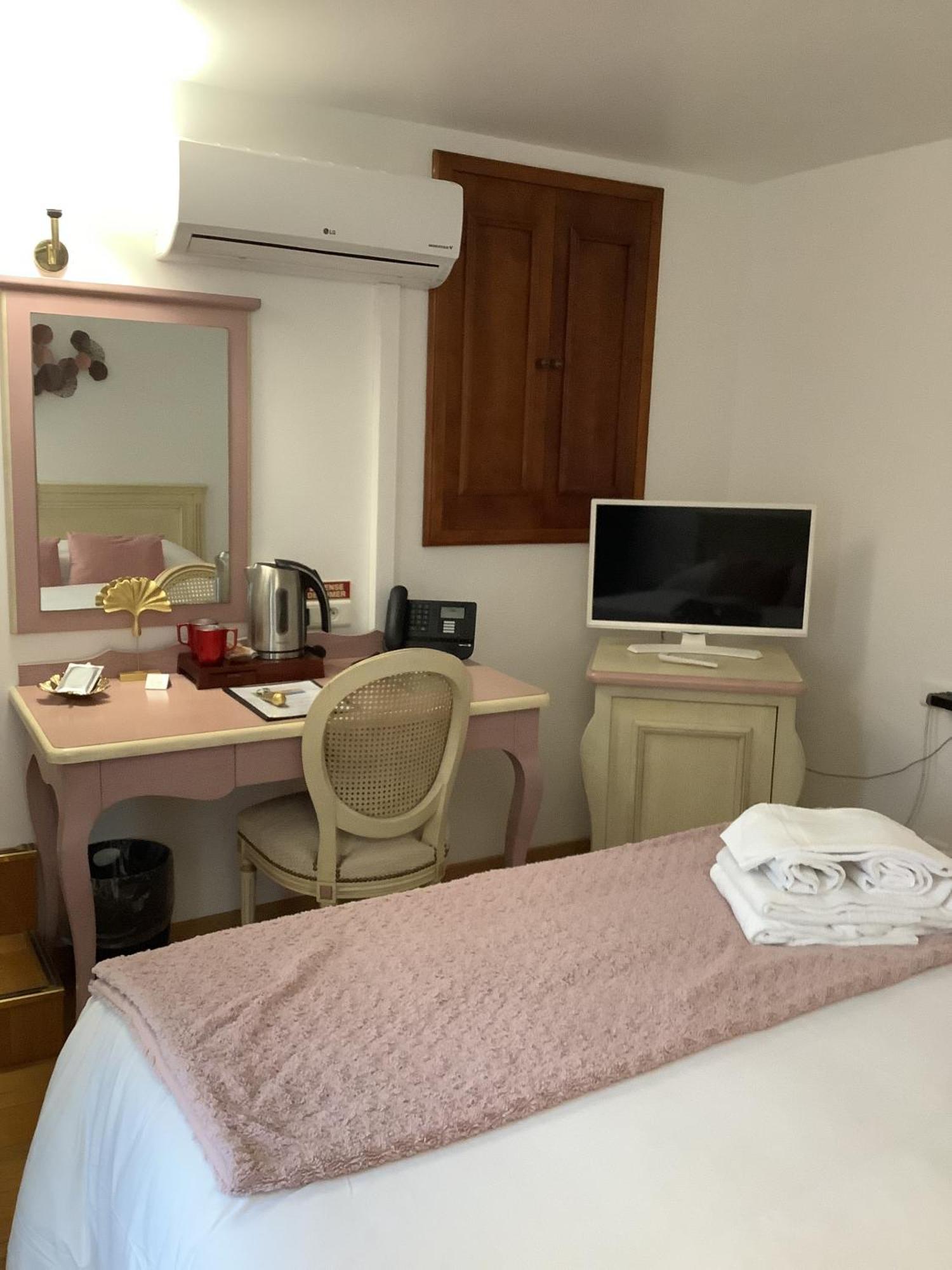 Logis Le Marronnier Hotel Buffon Szoba fotó